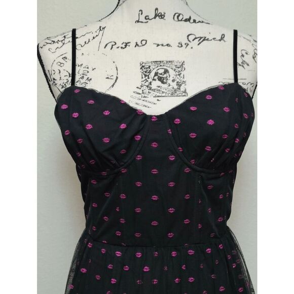 💋 BETSEY JOHNSON Lip Print Tiered Sweetheart Black Dress SIZE 12 NWT - Picture 6 of 13